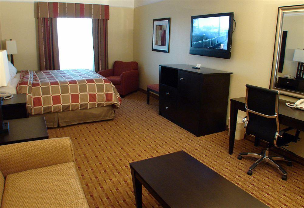 Super 8 By Wyndham Hidalgo At La Plaza Mall & Mcallen Airport Exterior photo