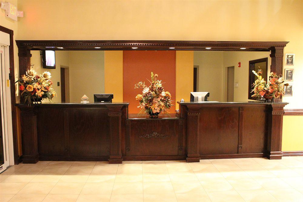 Super 8 By Wyndham Hidalgo At La Plaza Mall & Mcallen Airport Exterior photo