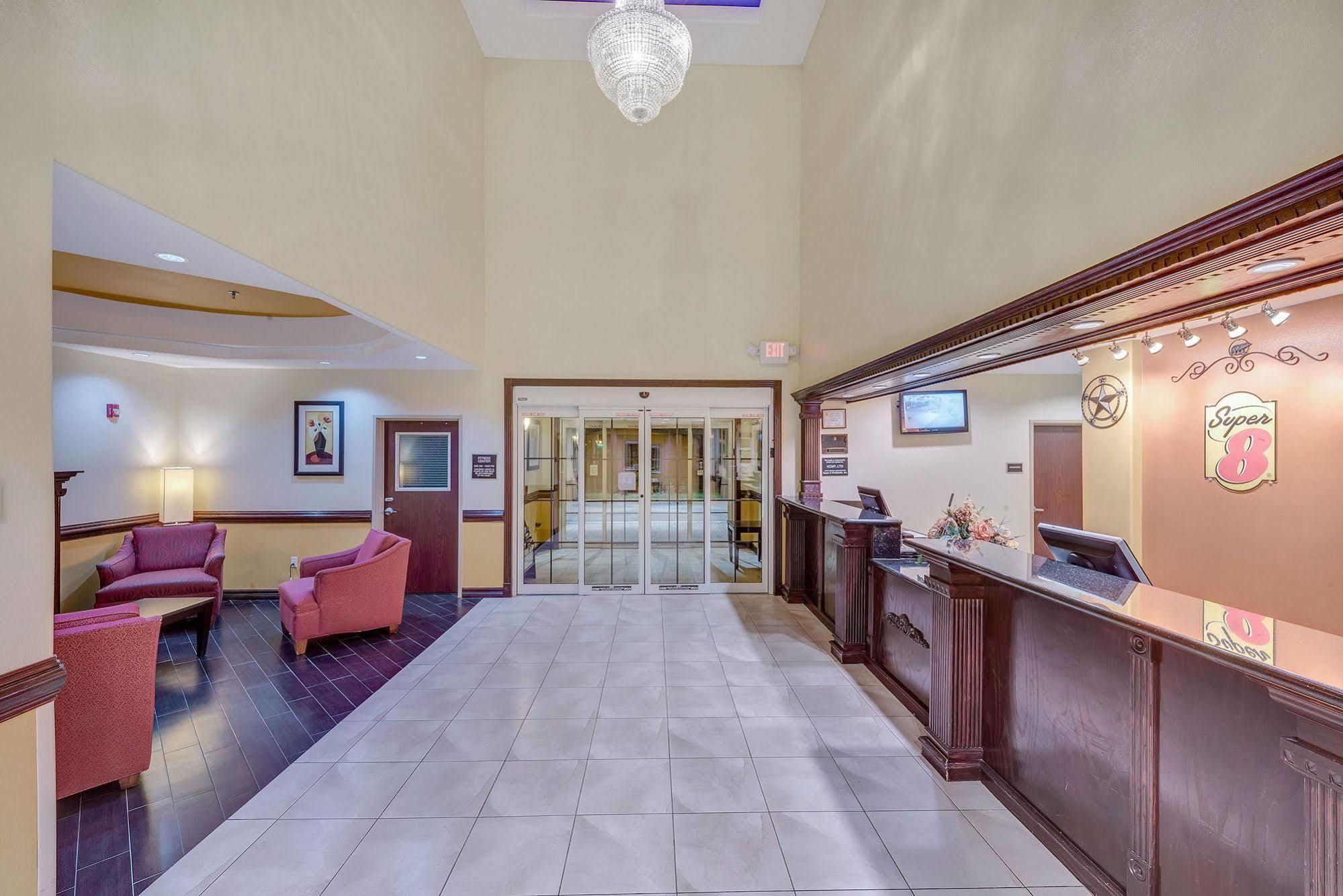 Super 8 By Wyndham Hidalgo At La Plaza Mall & Mcallen Airport Exterior photo